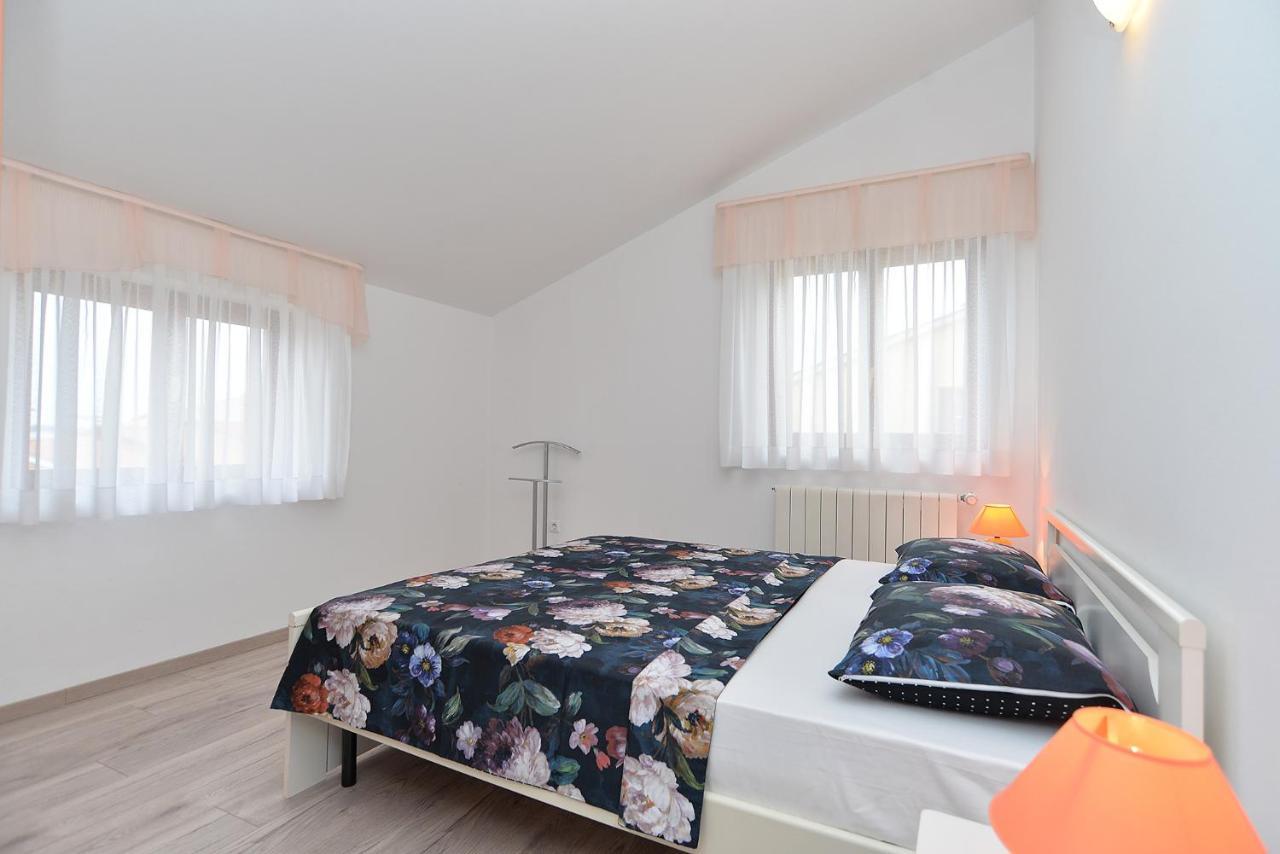 Apartments Mira 1293 Fazana Luaran gambar