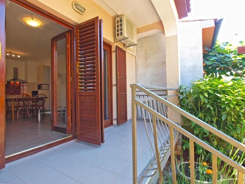 Apartments Mira 1293 Fazana Luaran gambar